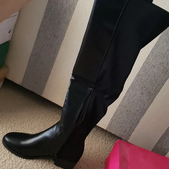Thigh high Boots - Picture 2 of 4
